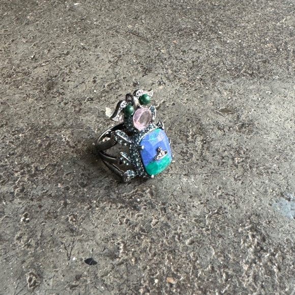 Vivienne Westwood Scarab / Beetle Ring w/ Swarovski crystals and stones - Picture 7 of 8